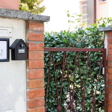 Coki's Free Parking And Wifi Апартаменты Равенна